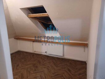 Oferujemy do wynajęcia jasny i przestronny apartament 2+1 o
