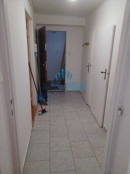 Oferujemy do wynajęcia jasny i przestronny apartament 2+1 o