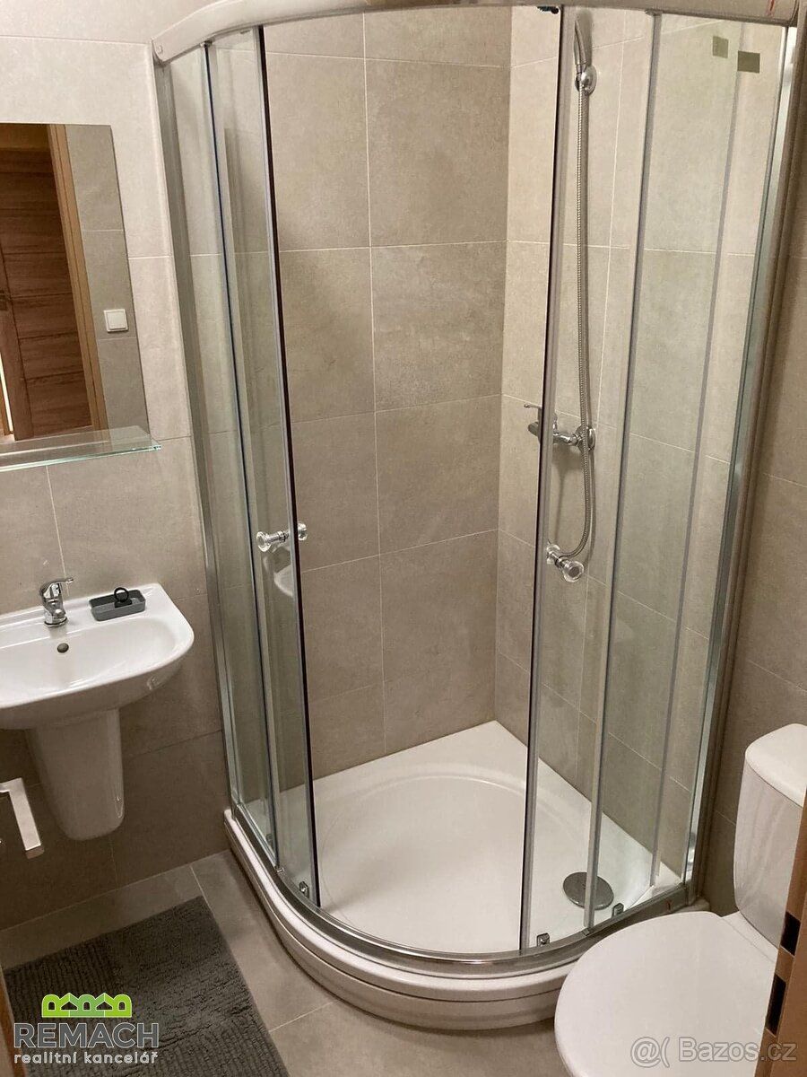Nr ref. 03588 Oferuję do wynajęcia nowo wyremontowane