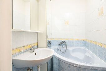 We offer for subletting a bright and very pleasant