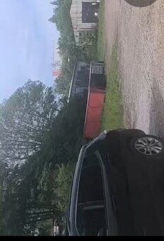We offer several vacant parking spaces on an enclosed lot