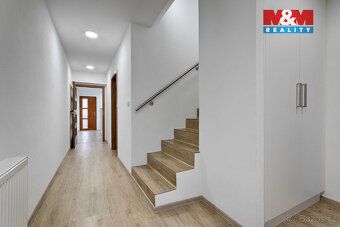 We offer for sale a renovated terraced family house 3 + 1