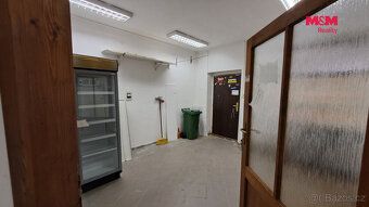 Nabízíme k pronájmu prostory ideální pro obchod a služby v c