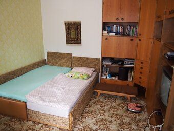Продам трикімнатну квартиру площею 73 м² з лоджією у