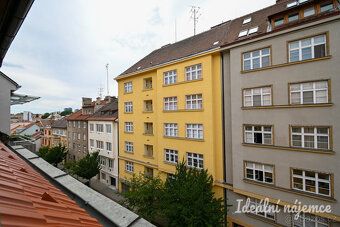 Na dlhodobý podnájom ponúkame priestranný a svetlý byt s