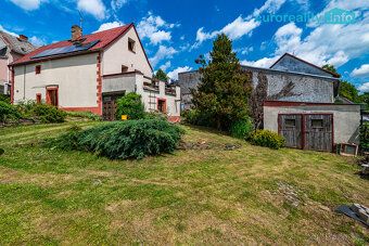 For Sale: Cozy three-story family house in a quiet part of