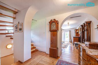 For Sale: Cozy three-story family house in a quiet part of