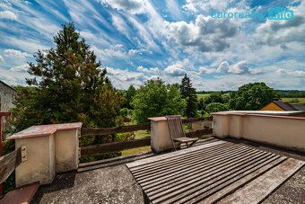 For Sale: Cozy three-story family house in a quiet part of