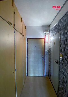 Nabízíme k podnájmu světlý byt 1+kk o výměře 34 m² v panelov