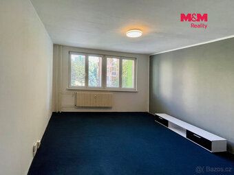 Nabízíme k podnájmu světlý byt 1+kk o výměře 34 m² v panelov