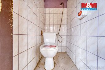 We offer for sale a spacious family house in a quiet part