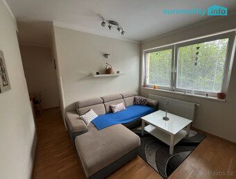 Pronájem kompletně zařízeného bytu 2+kk v první patře s balk