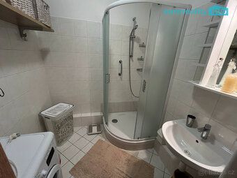 Pronájem kompletně zařízeného bytu 2+kk v první patře s balk