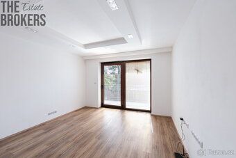 Nabízíme k prodeji prostorný a světlý byt o dispozici 3+kk a
