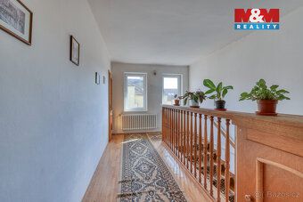 Nabízíme atypický a velmi prostorný byt v Plzni, ulice Na Jí