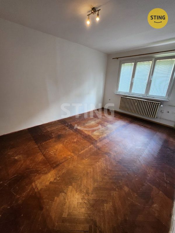 Nabízíme pronájem bytu dispozičně řešeného jako 1+1. Byt se 
