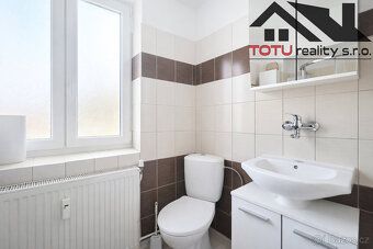 Nabízíme k pronájmu zděnou bytovou jednotku 2+kk v Jaroměři,