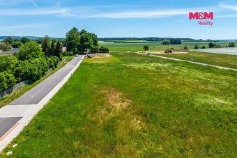 Prodej zasíťovaného pozemku s možností výstavby domu od RD R