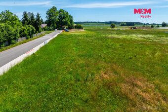 Prodej zasíťovaného pozemku s možností výstavby domu od RD R