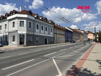 Útulná garsonka o velikosti 13 m², situovaná ve 2. patře cih