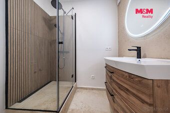 Nabízíme k prodeji krásný světlý byt 3+kk o rozloze 55 m² po