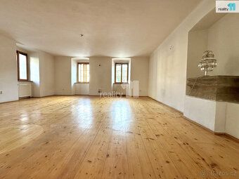 оплата, Оренда маєтку – Добровіз біля Праги 287 м² житлової