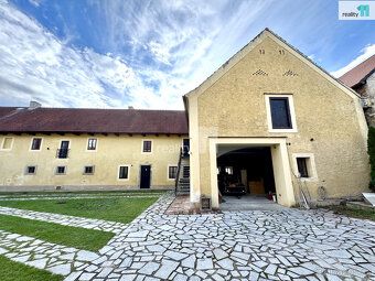 оплата, Оренда маєтку – Добровіз біля Праги 287 м² житлової