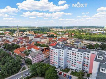 Nabízíme k prodeji prostorný byt o dispozici 4+1 a podlahové