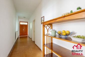 Apartment 3+1 (154 sqm) with terrace + non-residential
