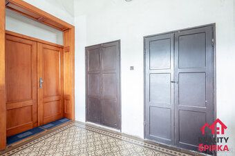 Apartment 3+1 (154 sqm) with terrace + non-residential