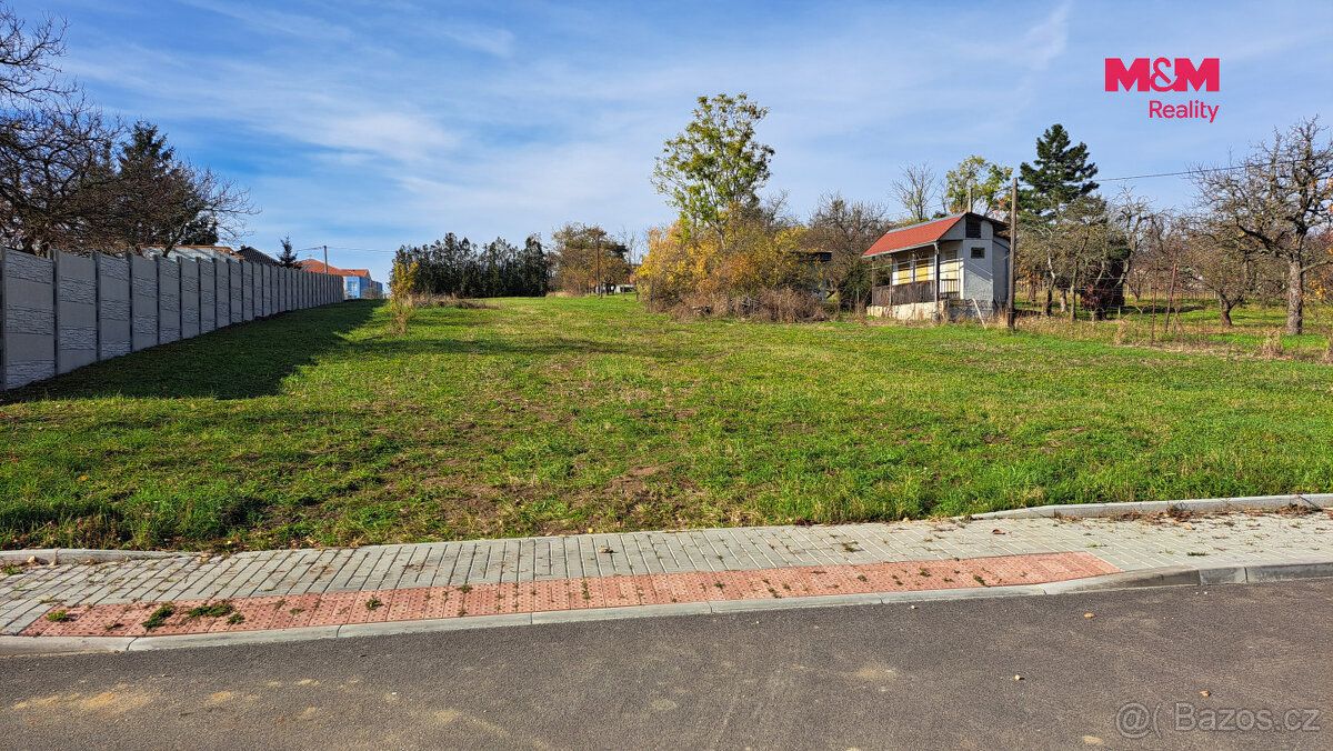 Prodej pozemku určený k bydlení o rozloze 1187 m² katastráln