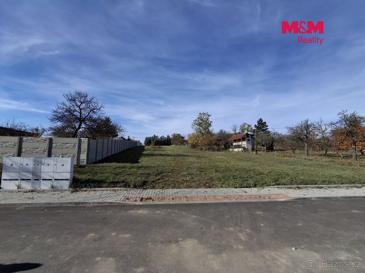 Prodej pozemku určený k bydlení o rozloze 1187 m² katastráln