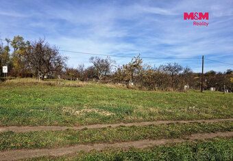 Prodej pozemku určeného k bydlení o rozloze 1184 m² v katast