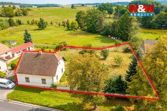 Oferujemy na sprzedaż wyjątkową nieruchomość w malowniczej