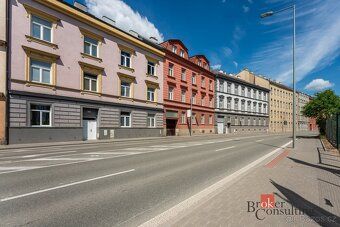 Prodej bytu 3+1, 68 m² + 2 sklepy, klidný vnitroblok, Brno –