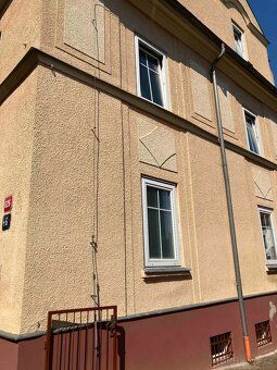 Nabízíme k pronájmu prostorný byt 2+kk o velikosti 42 m2 v k