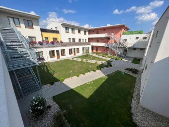 Exkluzívne ponúkam slnečný a veľkorysý byt 1+izba s