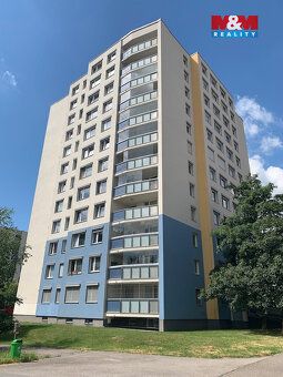 Pronájem světlého bytu 2+kk o podlahové ploše 46 m2 v 5. NP 