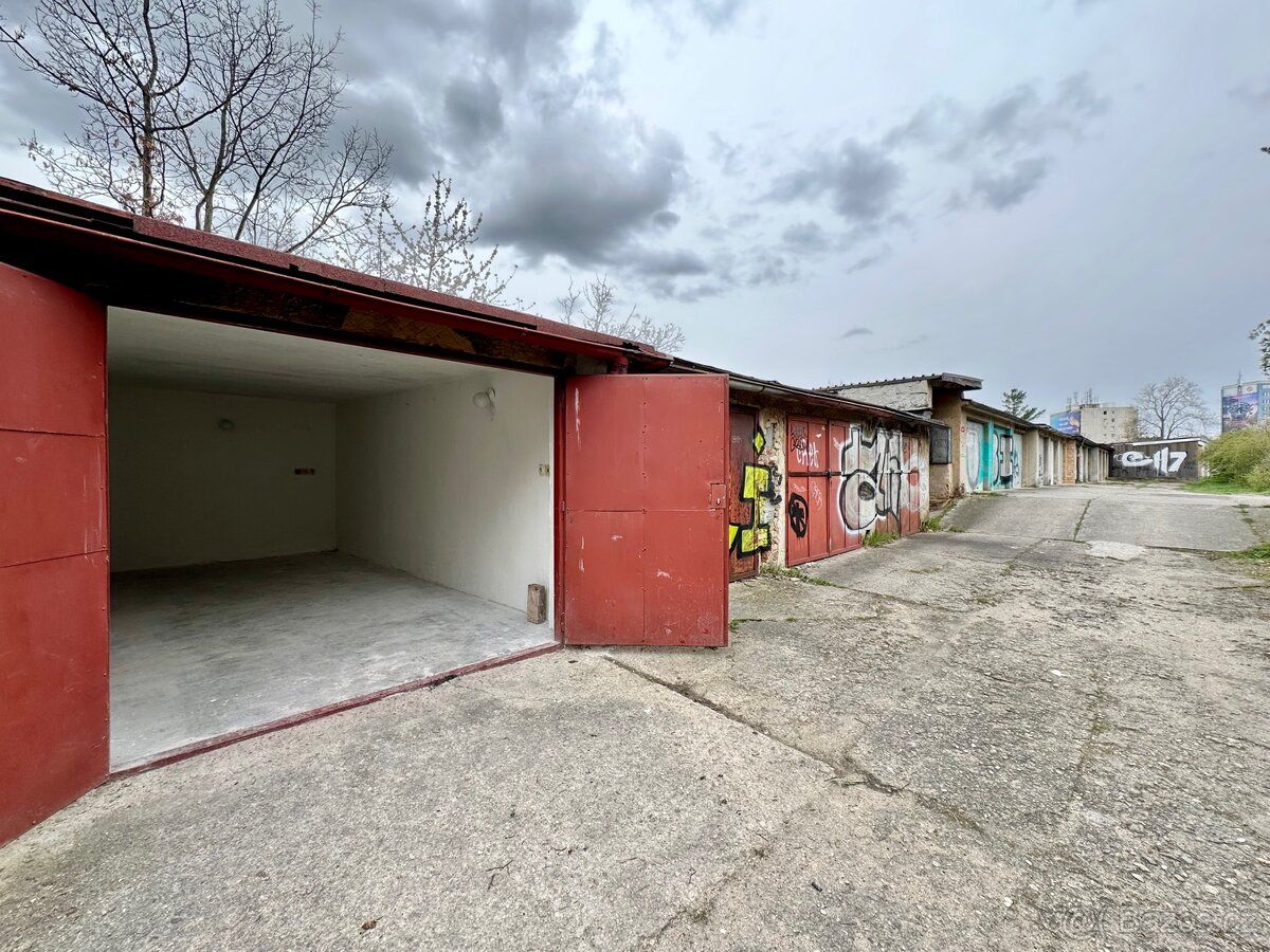 Oferuję na sprzedaż garaż o powierzchni zabudowy 20 m²