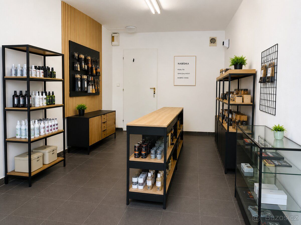 Nabízíme k pronájmu obchodní prostor o výměře 20 m² v atrakt