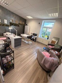 Nabízíme k pronájmu obchodní prostor o výměře 20 m² v atrakt