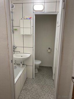Nabízím k pronájmu byt 1+1 o výměře 36 m² ve 2. nadzemním po