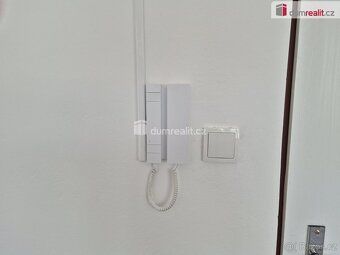 +popl. 2500, Prostory 30 m2, volné po dohodě, Kauce 10.500,-