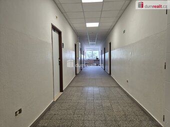 +popl. 2500, Prostory 30 m2, volné po dohodě, Kauce 10.500,-