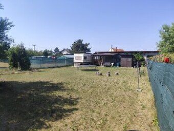 Передаю за відступну плату 200 000 чеських крон. Дачу