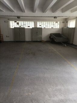 I am offering long-term rental of an enclosed garage space