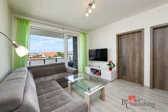 2+KK Plzeň-Slovany, ulice Sladkovského, po rekonstrukci, bez