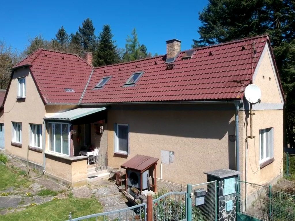 Sprzedamy dom jednorodzinny z działką w miejscowości Kůšť
