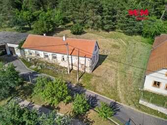 Nabízíme k prodeji rodinný dům v klidné obci Bačkovice, neda