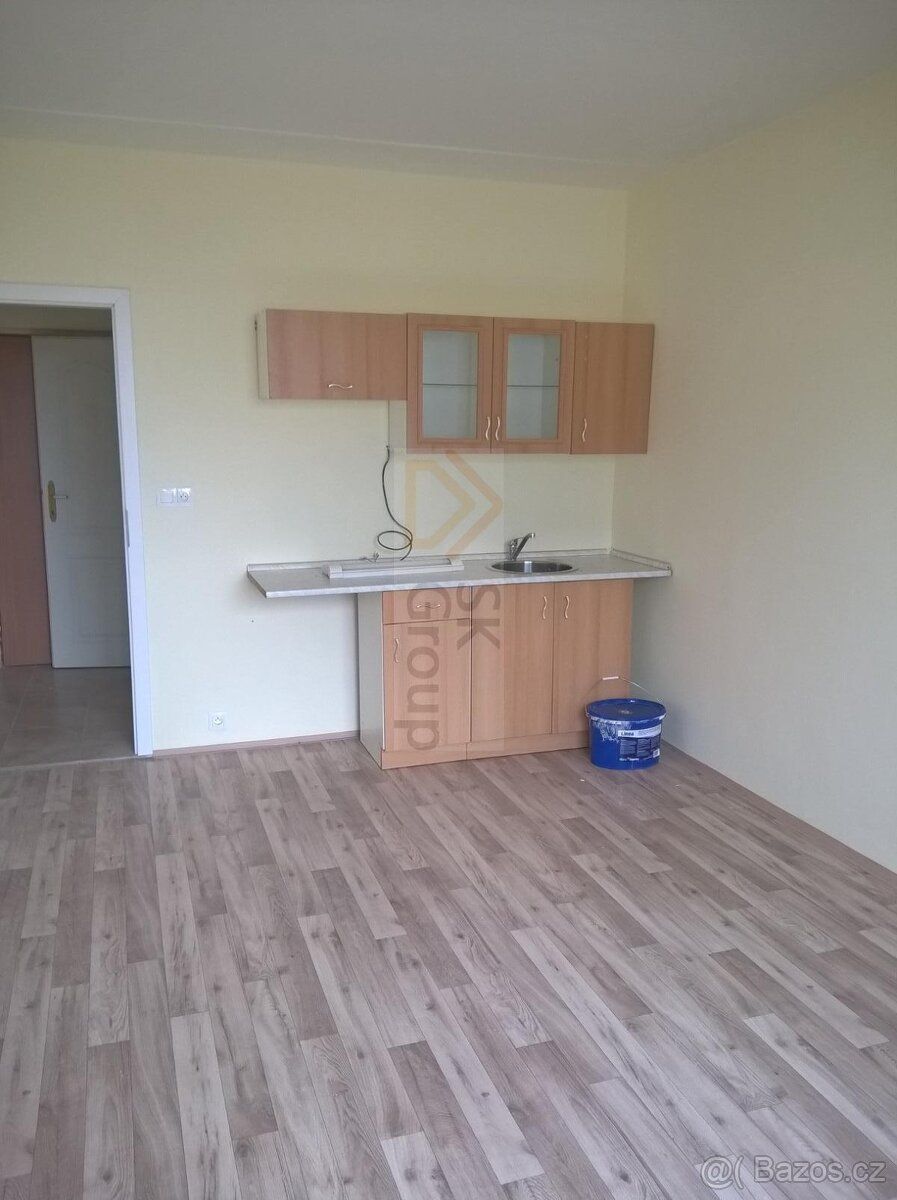 Zprostředkujeme Vám pronájem garsoniéry v K. Varech - sídliš